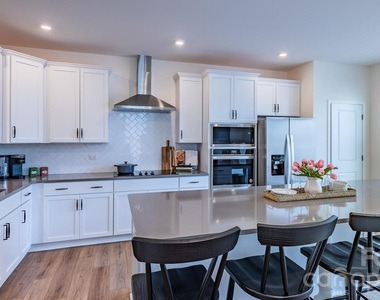 2635 W Trade Street - Photo Thumbnail 2