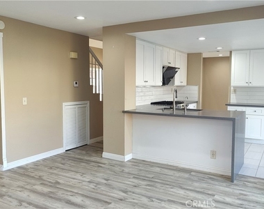 6953 Saddleback Place - Photo Thumbnail 21