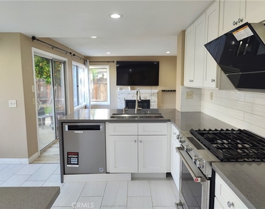 6953 Saddleback Place - Photo Thumbnail 13