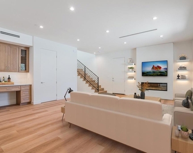 2821 Los Robles Road - Photo Thumbnail 8