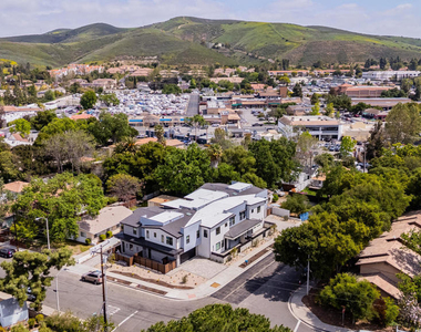 2821 Los Robles Road - Photo Thumbnail 3