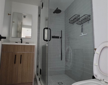 6130 Hazeltine - Photo Thumbnail 8