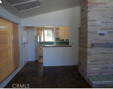 961 W Foothill Boulevard - Photo Thumbnail 3