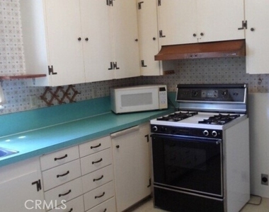 961 W Foothill Boulevard - Photo Thumbnail 6