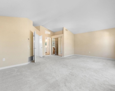 4143 Andros Way - Photo Thumbnail 32
