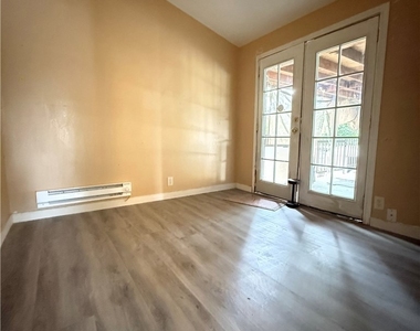 2040 Parkridge - Photo Thumbnail 6