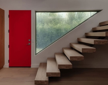340 Indiana Ave - Photo Thumbnail 8