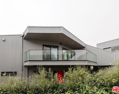 340 Indiana Ave - Photo Thumbnail 4