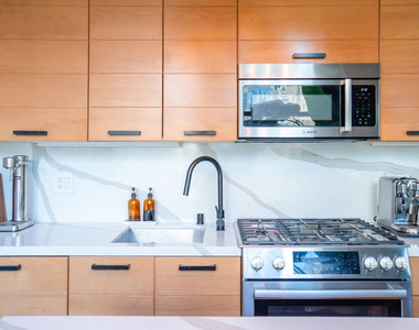 460 S Spring Street - Photo Thumbnail 17