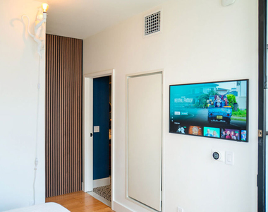 460 S Spring Street - Photo Thumbnail 22