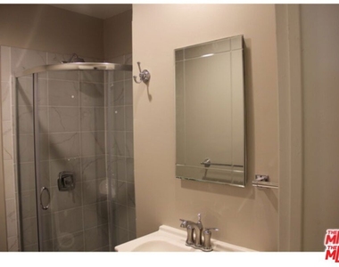 1120 S Plymouth Boulevard - Photo Thumbnail 5