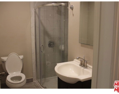 1120 S Plymouth Boulevard - Photo Thumbnail 8