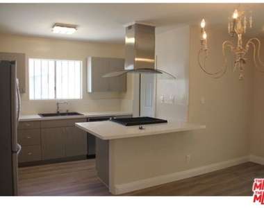 1120 S Plymouth Boulevard - Photo Thumbnail 7