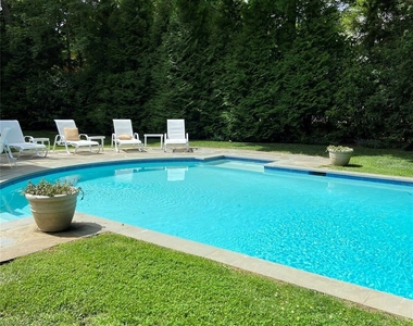 669 Hill Street - Photo Thumbnail 1