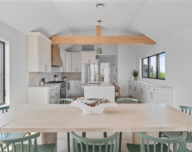 319 Wilmot Road - Photo Thumbnail 8