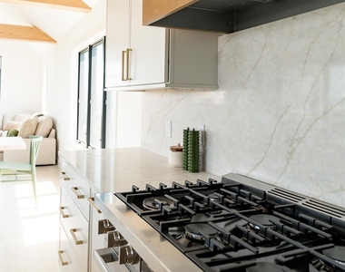 319 Wilmot Road - Photo Thumbnail 5