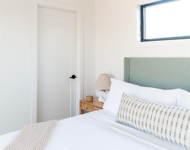 319 Wilmot Road - Photo Thumbnail 12