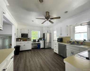6 Beech Hill Road - Photo Thumbnail 5