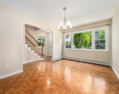 3 Flower Lane - Photo Thumbnail 5