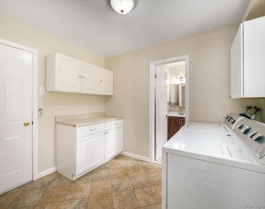 3 Flower Lane - Photo Thumbnail 8