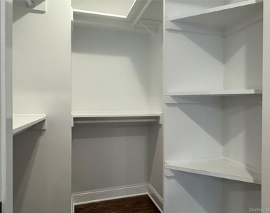 3111 Leeward Drive - Photo Thumbnail 11