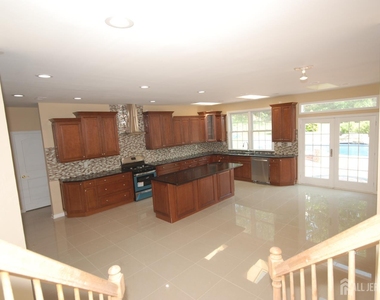 41 Fritz Drive - Photo Thumbnail 12