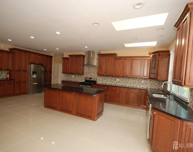 41 Fritz Drive - Photo Thumbnail 11