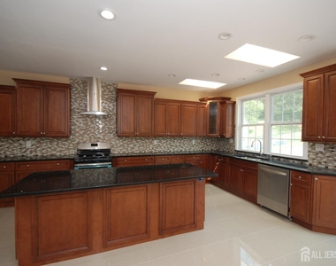 41 Fritz Drive - Photo Thumbnail 9