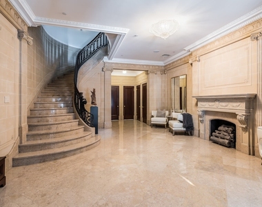 15 W 68th Street - Photo Thumbnail 2