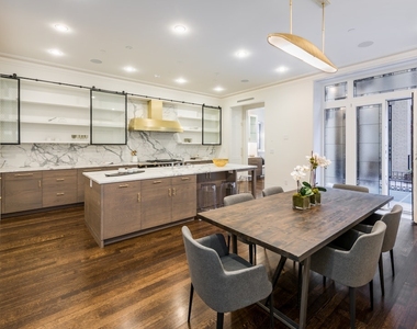 15 W 68th Street - Photo Thumbnail 5