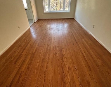 3301 Spring Lane - Photo Thumbnail 4