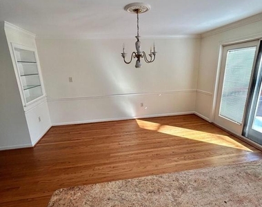 3301 Spring Lane - Photo Thumbnail 5