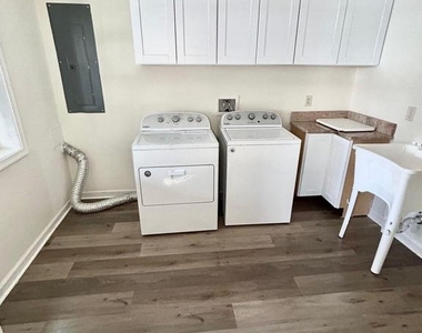 3301 Spring Lane - Photo Thumbnail 12