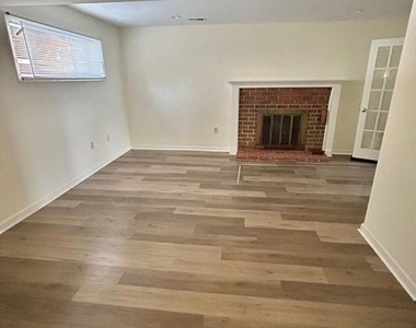 3301 Spring Lane - Photo Thumbnail 11