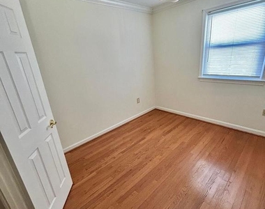3301 Spring Lane - Photo Thumbnail 10