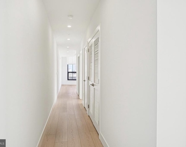 945 Frankford Ave - Photo Thumbnail 15