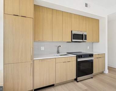 945 Frankford Ave - Photo Thumbnail 1