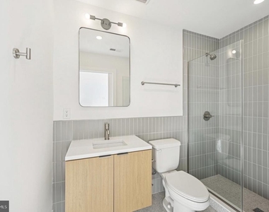 945 Frankford Ave - Photo Thumbnail 18