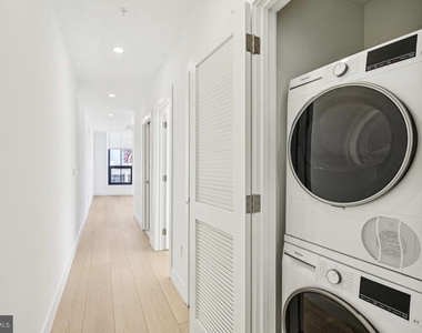 945 Frankford Ave - Photo Thumbnail 16