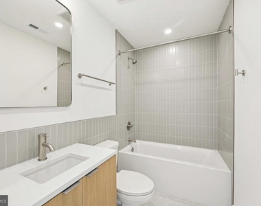 945 Frankford Ave - Photo Thumbnail 17