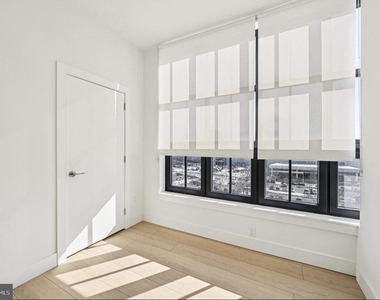 945 Frankford Ave - Photo Thumbnail 10
