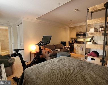 1701 Locust Street - Photo Thumbnail 4
