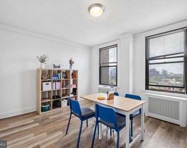 2031 Locust Street - Photo Thumbnail 6