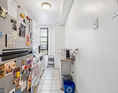 2031 Locust Street - Photo Thumbnail 7