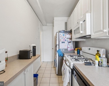 2031 Locust Street - Photo Thumbnail 8
