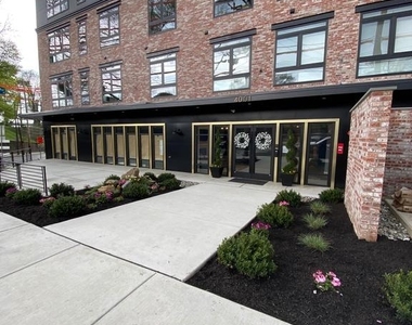 4007 Ridge - Photo Thumbnail 2