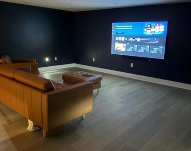 581 Jamestown - Photo Thumbnail 9