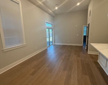 581 Jamestown - Photo Thumbnail 13
