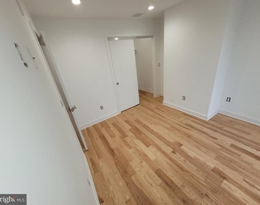 223 E Girard Avenue - Photo Thumbnail 20