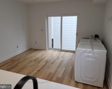 223 E Girard Avenue - Photo Thumbnail 5